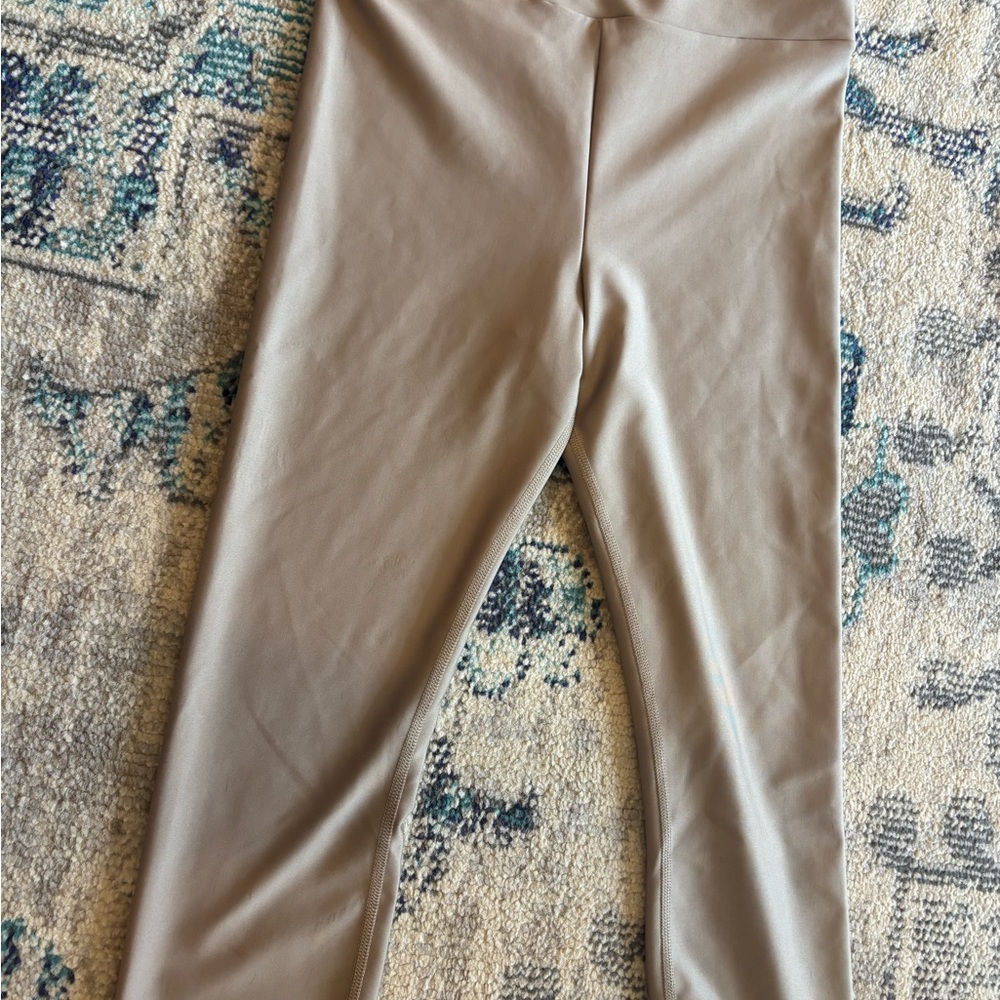 ALO Yoga Beige Leggings